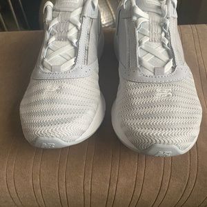 New Balance Beaya gray running shoes